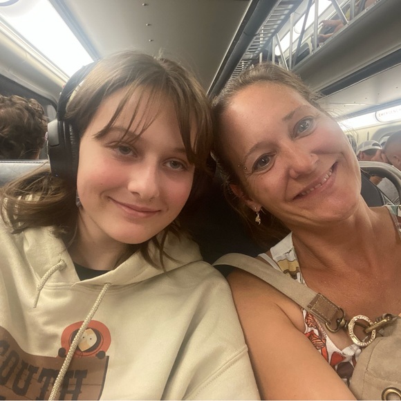 Meet your Posher, Tori - Picture 13 of 15